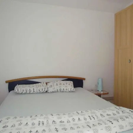 In Sv. Filip I Jakov 53897 Apartmán